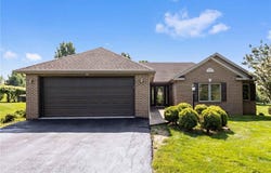108 Winfield Manor Dr, Mars, PA 16046