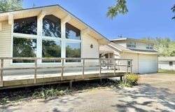 7482 Hilldale RD, Ozawkie, KS 66070