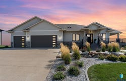5601 E Chandler Dr, Sioux Falls, SD 57110