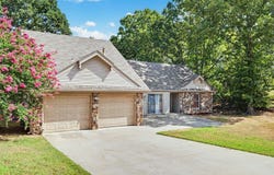 87 Stoneledge Drive, Maumelle, AR 72113