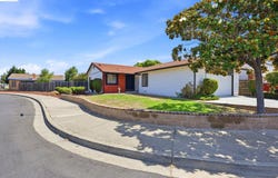 2467 Hibiscus Dr, Hayward, CA 94545