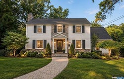 42 Valley View Terrace, Wayne, NJ 07470