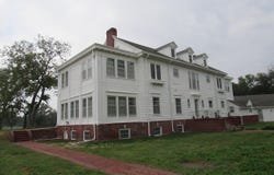 65 Willowbrook Rd, Hutchinson, KS 67502