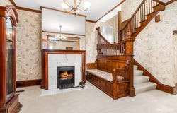386 E Chicago Street, Elgin, IL 60120