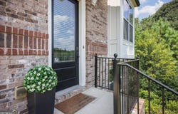 1016 Township Square, Alpharetta, GA 30022