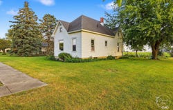 104 E Cleveland Street, Cullom, IL 60929