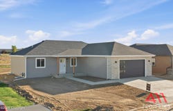 174 Royal Cir, Gillette, WY 82718