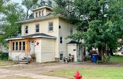 1002 Locust Street, Thomson, IL 61285