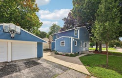 904 S 112th St, West Allis, WI 53214