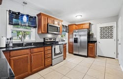 8644 Summit Drive, Clive, IA 50325