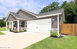612 Macy Place, Hubert, NC 28539