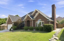 3214 S Oak Avenue, Springfield, MO 65804