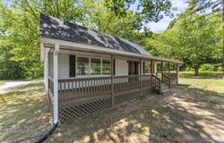 28 HUNTERS LN, DILLWYN, VA 23936