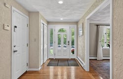 28 Algonquin Ave, Andover, MA 01810