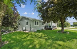 3553 E Shaulis Road, Waterloo, IA 50702