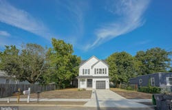 325 LARCH AVE, WEST BERLIN, NJ 08091