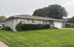 915 E Phoenix Ave, Grand Island, NE 68801