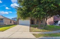 233 SPRINGTREE TRL, Cibolo, TX 78108