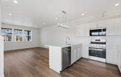 358 SE KITZMILLER Dr, Dallas, OR 97338