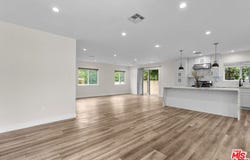 18343 Calvert St, Tarzana, CA 91335