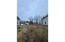 1120 Mcmahon Ave, Monessen, PA 15062