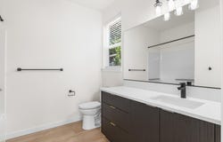 10985 E Burnside St, Portland, OR 97216