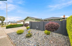 689 Linda Mar Blvd, Pacifica, CA 94044