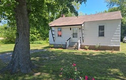 3 HALL ST, ONANCOCK, VA 23417