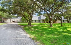 801 Treasure Oaks Road, Inez, TX 77968