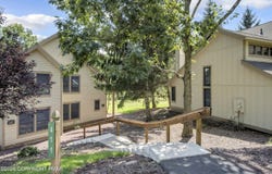 411 Hickory Drive, Tannersville, PA 18372