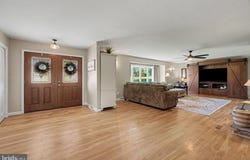 39 MORRIS Road, DUNCANNON, PA 17020