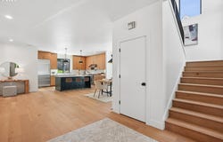 15592 WALUGA Dr, LakeOswego, OR 97035