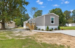 15323 E Beaver Dr, Pride, LA 70770