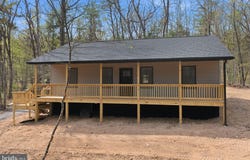 5 PIN OAK Road, BASYE, VA 22810