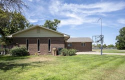 310 Meadowlark Dr, Lyons, KS 67554