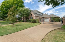 13825 E Riviera Drive, Fort Worth, TX 76028