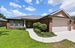 8342 Randall Dr, Navarre, FL 32566