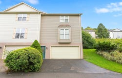 10 CLEAR SPRING Drive, Morgantown, WV 26508