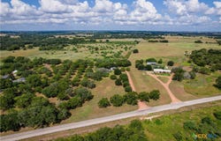 4945 FM 531, Yoakum, TX 77995