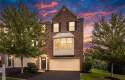 117 Maple Ridge Ct, Cecil, PA 15317