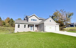 5871 Valley Point Drive SE, Caledonia, MI 49316