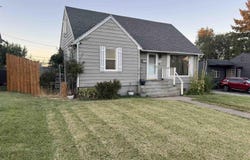 803 Crescent Drive, Grandview, WA 98930