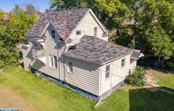 212 S 8th St, Virginia, MN 55792