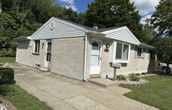 38040 Castle Drive, Romulus, MI 48174