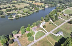 105 Flower Dr., Albion, IL 62806