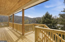 51 STATE Street, KEYSER, WV 26726