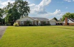 2213 Finley Dr, Florence, AL 35630