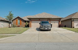 4565 W Greenridge Street, Springfield, MO 65807