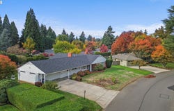 820 LARIAT Dr, Eugene, OR 97401