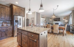 5102 E LONGEST Dr, Newberg, OR 97132